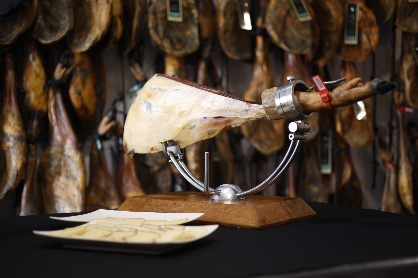 Jamón ibérico Sabas en bodega